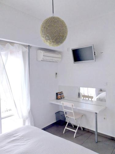 Acropolis Charming Apartment with Large Balcony - DM17
