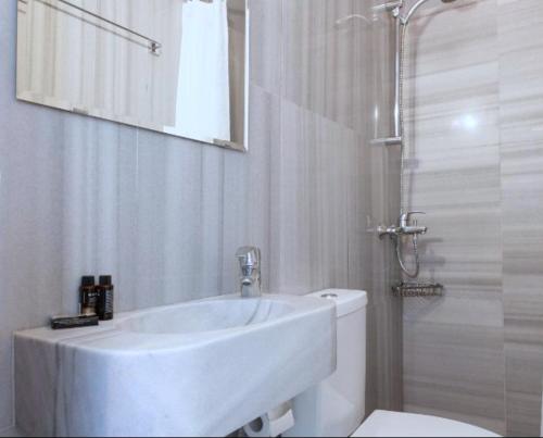 Acropolis Charming Apartment with Large Balcony - DM17
