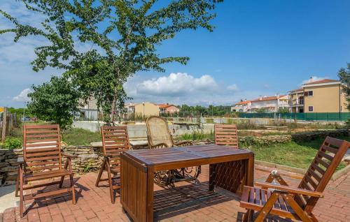 Lovely Apartment In Medulin With Wifi