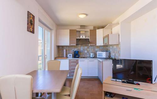 Lovely Apartment In Medulin With Wifi