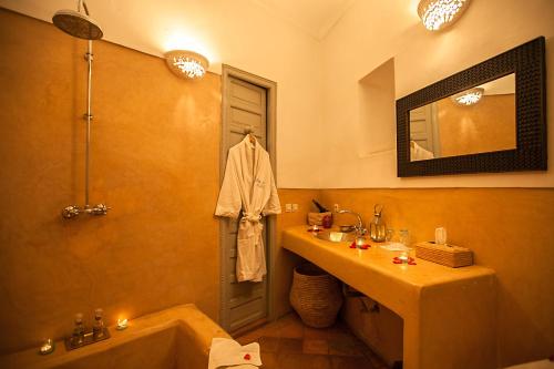 Kylpyhuone majoituspaikassa Dar Lalla F'dila