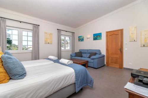Casa Bruella - Walk to beach Pool WiFi and BBQ