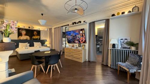 Eiffel-Tower, Deluxe Suite Passy - 6 people
