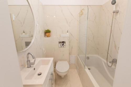 Foto Bright Central Apartment with Old Town Views 3
