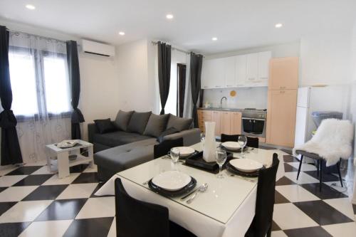 Stylish renovated vacation flat with terrace
