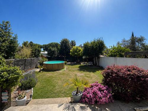 Villa plein sud, piscine & pétanque pour 7 personnes