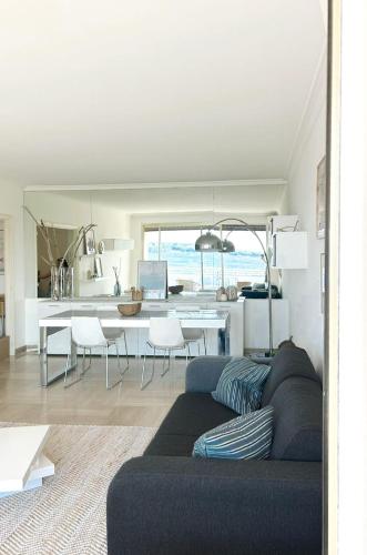 Pointe Croisette Spacious 1-Bedroom Overlooking Port Moure Rouge ID1209
