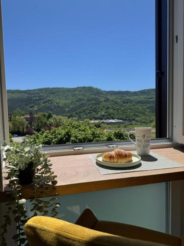 NEW Modern Apartment in City Center
