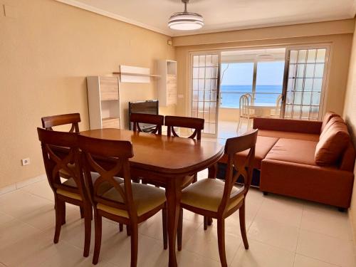 Beachfront Apartment for 6, 3 Bathrooms, Levante Beach