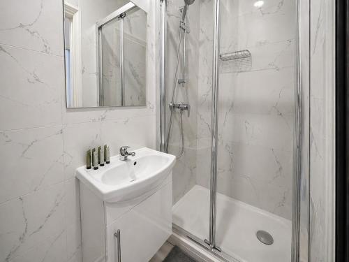 Comfy Apartment in Paris by Canal St Martin