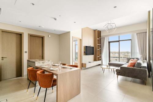 Luxurious Stay in JVC with Rooftop Pool & Gym