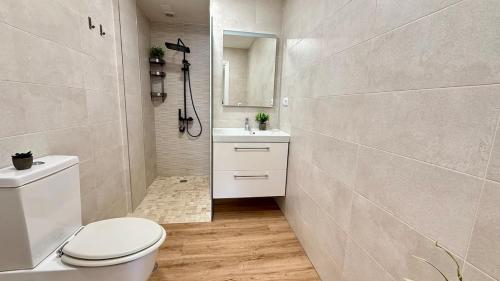 White and Green Duplex, by sol maestranza