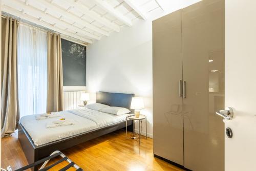 Spacious 3 Bedroom 2 Bathroom Apartment near Metro Crocetta Milan city center