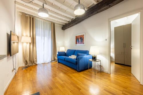 Spacious 3 Bedroom 2 Bathroom Apartment near Metro Crocetta Milan city center