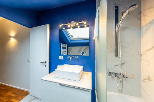 Spacious 3 Bedroom 2 Bathroom Apartment near Metro Crocetta Milan city center