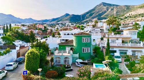 Authentic Andalusian Boho Villa - Pool - Garden-BBQ- 7 Guests