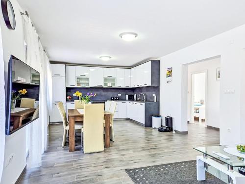Holiday Home Sara by Interhome