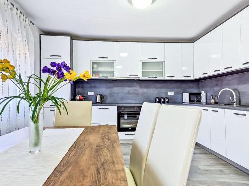 Holiday Home Sara by Interhome