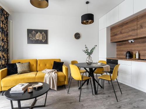 Golden Apartments- Mennica Residence, 1-Bedroom in City Center #306