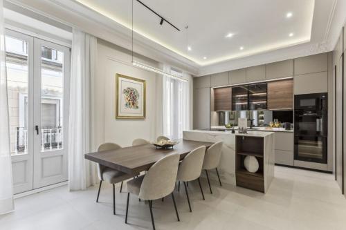 Stylish 3BR Apartment in Madrid