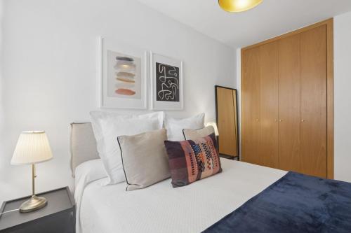 Bright Elegant 2BR with Terrace