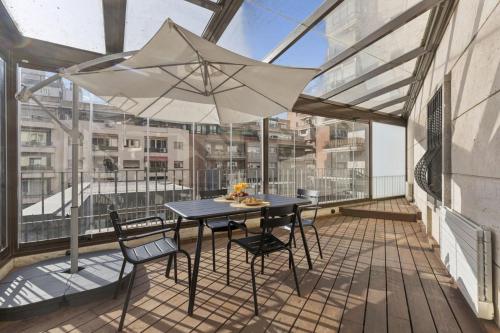Bright Elegant 2BR with Terrace