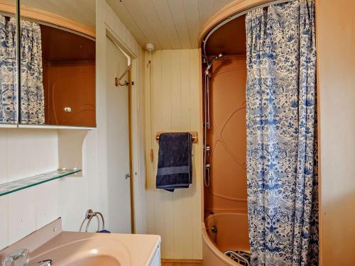 a bathroom with a shower and a sink at 2 Bed in Lutterworth oc-93762 in Boughton