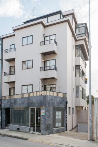 Music House 3 bedroom Apt w garage