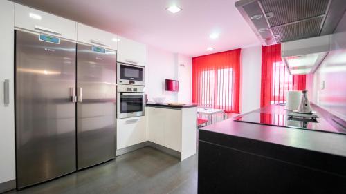INCREÍBLE Mike Apartment piso céntrico con parking y piscina, ideal para familias!