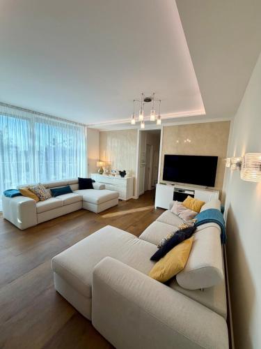 Balaton Skyline Penthouse - Jacuzzi - Beach & Spa