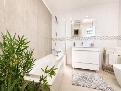 Villa Cristina 17 - Pool & 10 min walk from beach