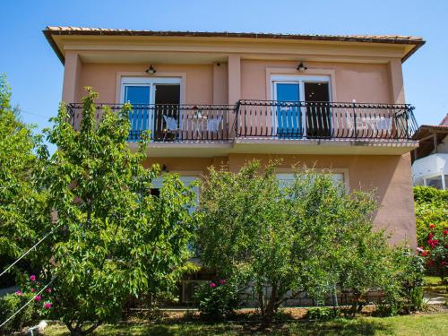 Apartments with parking space Banjol, Rab - 25199