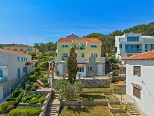 Apartments with parking space Losinj, Losinj - 25347