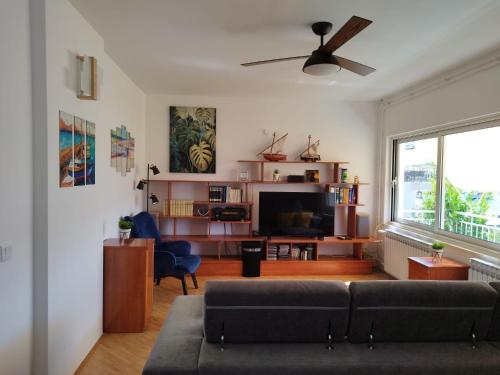 Apartments by the sea Okrug Gornji, Ciovo - 25387