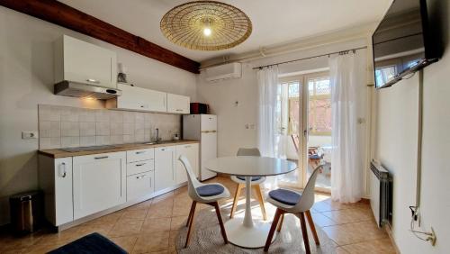 Apartments with parking space Porec - 25485