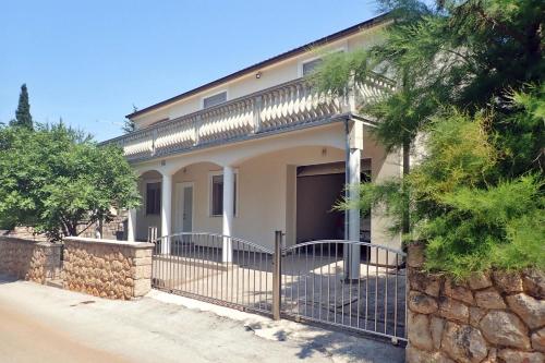 Apartments with parking space Starigrad, Paklenica - 25547