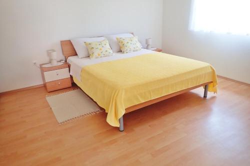 Apartments with parking space Starigrad, Paklenica - 25547
