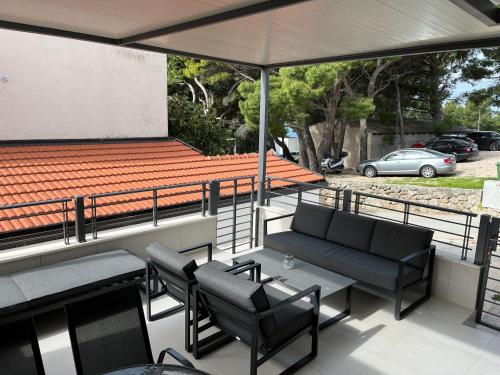 Apartments by the sea Brela, Makarska - 25783