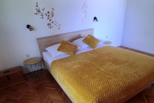 Apartments with parking space Palit, Rab - 25235