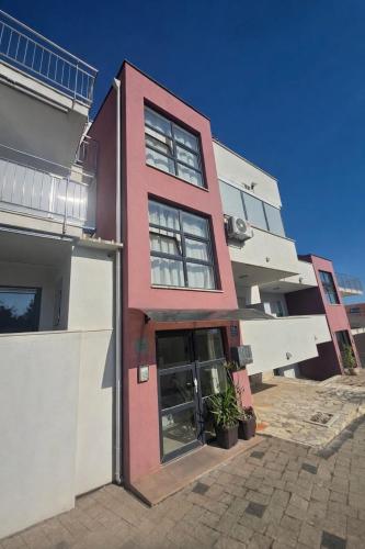 Apartments with parking space Seget Donji, Trogir - 25682
