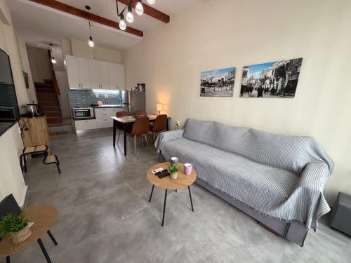 11 Diamond Drive, Luxury Bright & Quiet City Center Loft, Easy Access