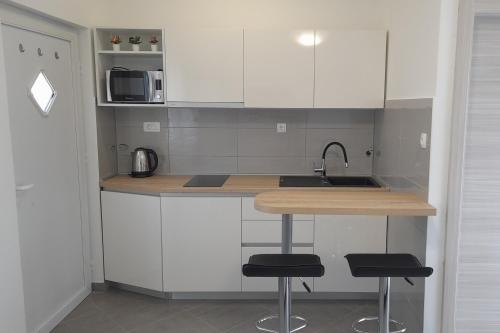 Apartments with parking space Kastel Stafilic, Kastela - 25247