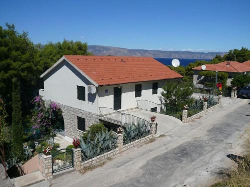 Apartments by the sea Jelsa, Hvar - 25835