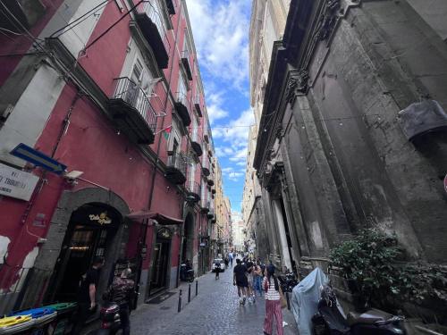 Affittacamere Guesthouse Spaccanapoli in Historical Center near to Garibaldi Central Station