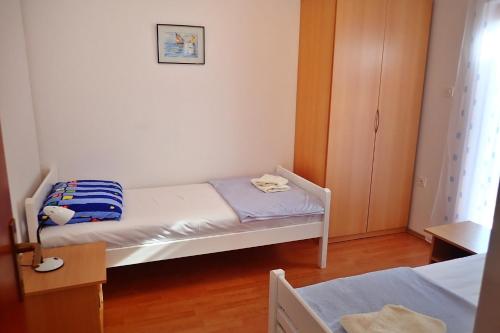 Apartments with parking space Starigrad, Paklenica - 25526