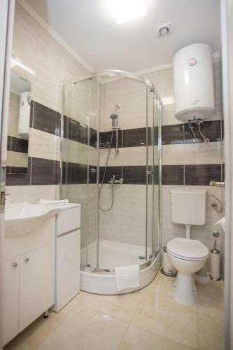 Apartments with parking space Nemira, Omis - 25239