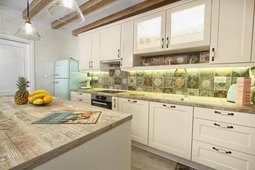Beachfront house with hot tubCavtat, Dubrovnik - 25441