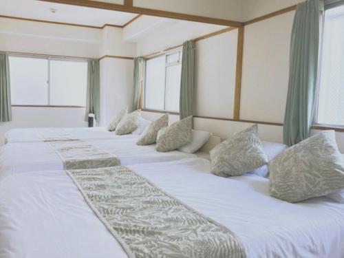 CASTLE Namba Station about 15 minutes walk,Good location