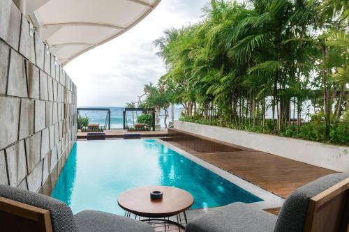 Katamaran Hotel & Resort Lombok — Pool view