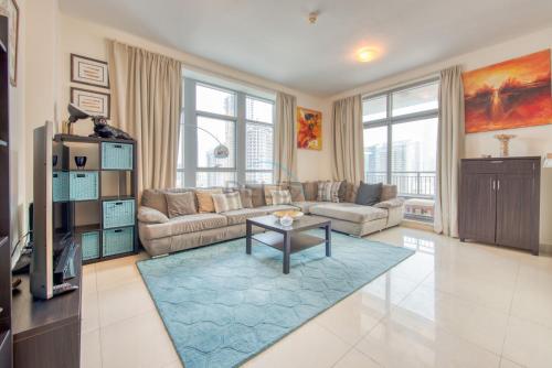 Close to Burj Khalifa & Dubai Mall with Relaxing Balcony, Claren Tower 1, Downtown Dubai by Deluxe Holiday Homes
